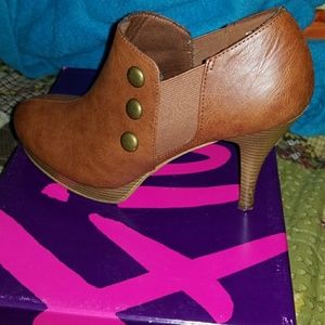 Brown button booties